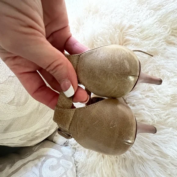 Prada Rare- Platform strappy sandals - Picture 8 of 11